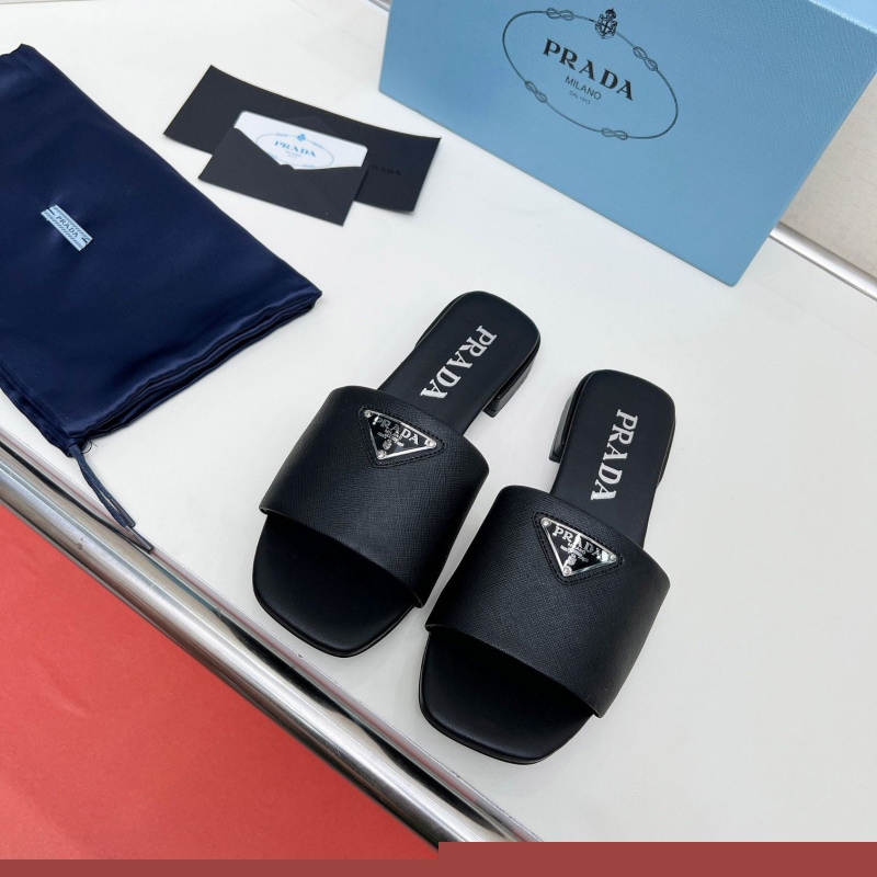 Pra*a slippers